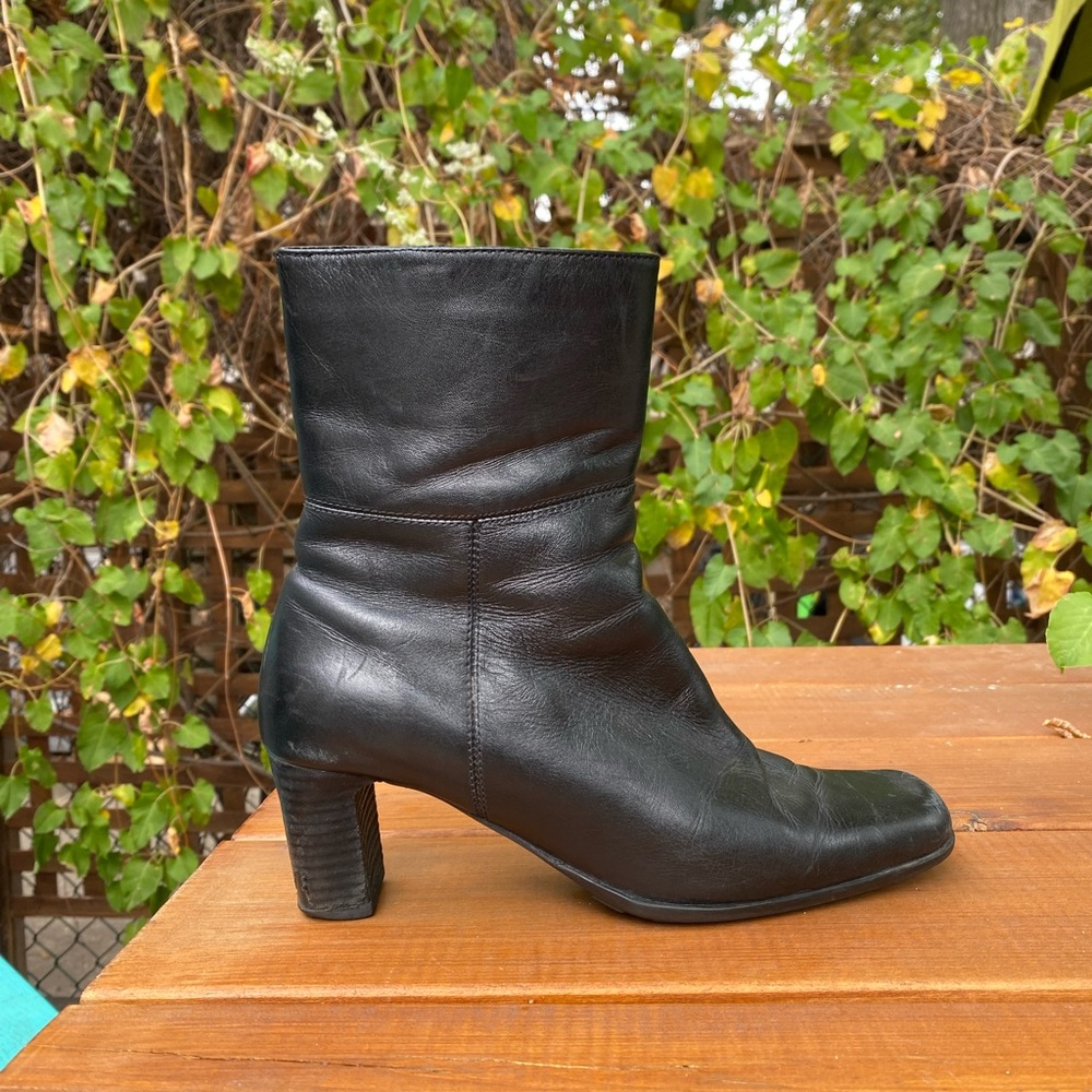 Black Naturalizer boots